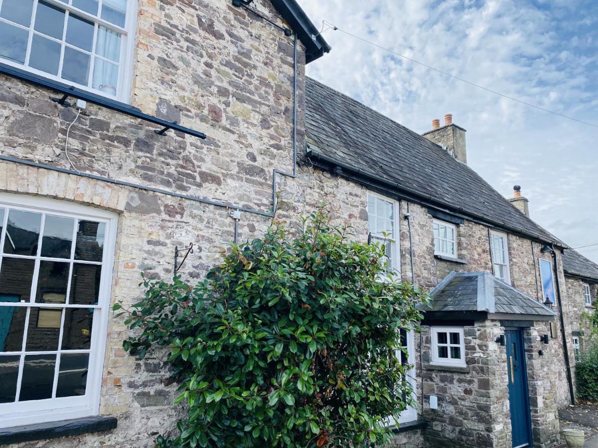The Bluebell Country Inn, Crickhowell Esterno foto