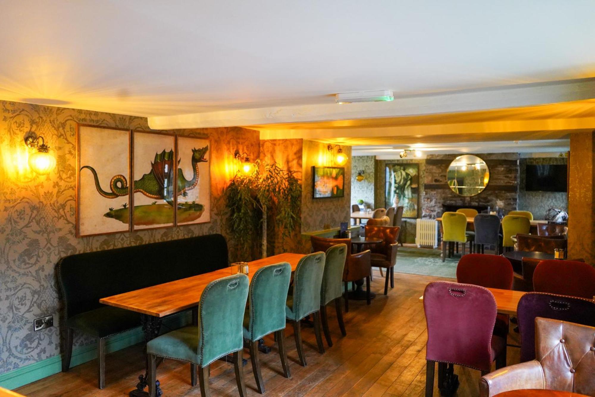 The Bluebell Country Inn, Crickhowell Esterno foto