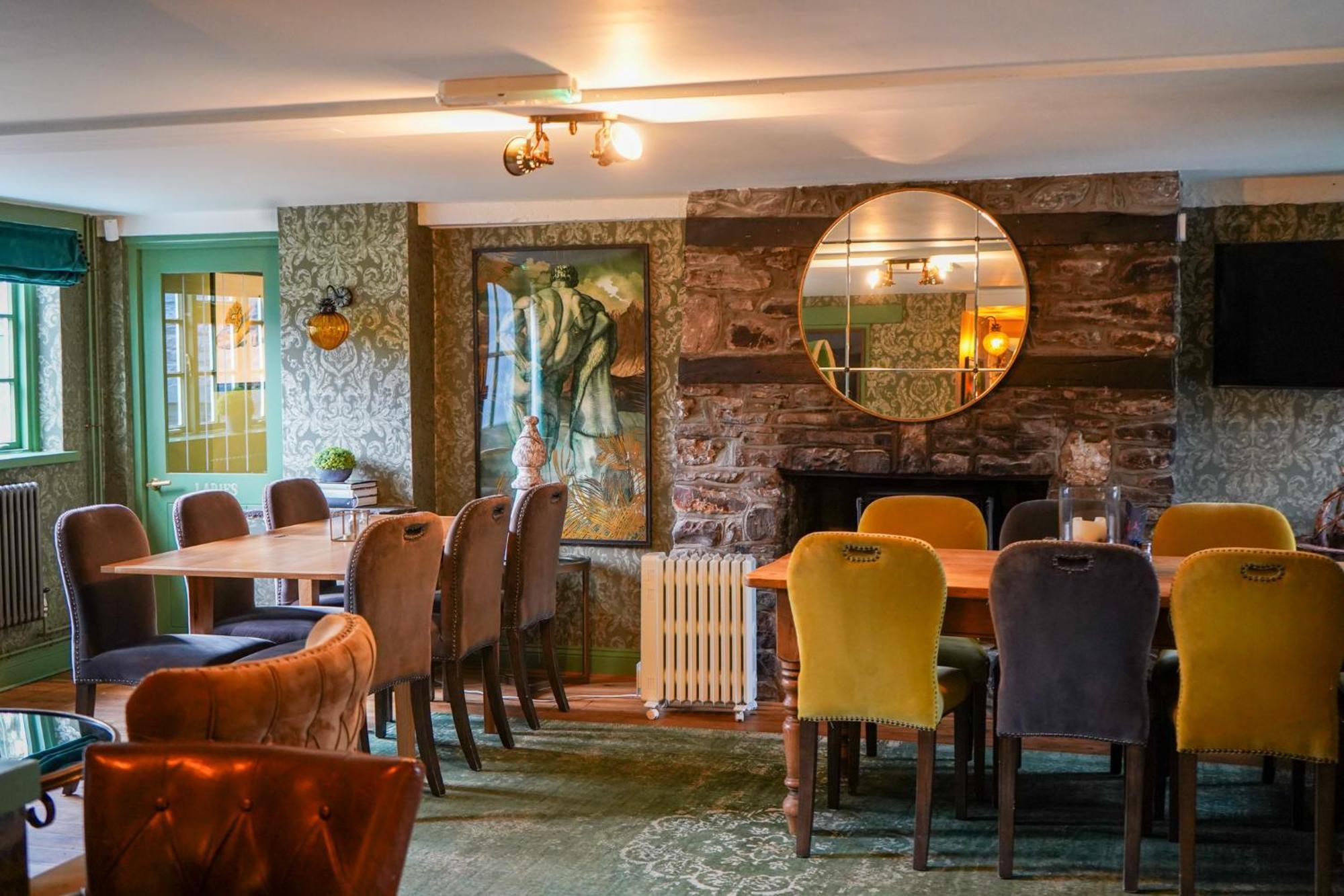 The Bluebell Country Inn, Crickhowell Esterno foto