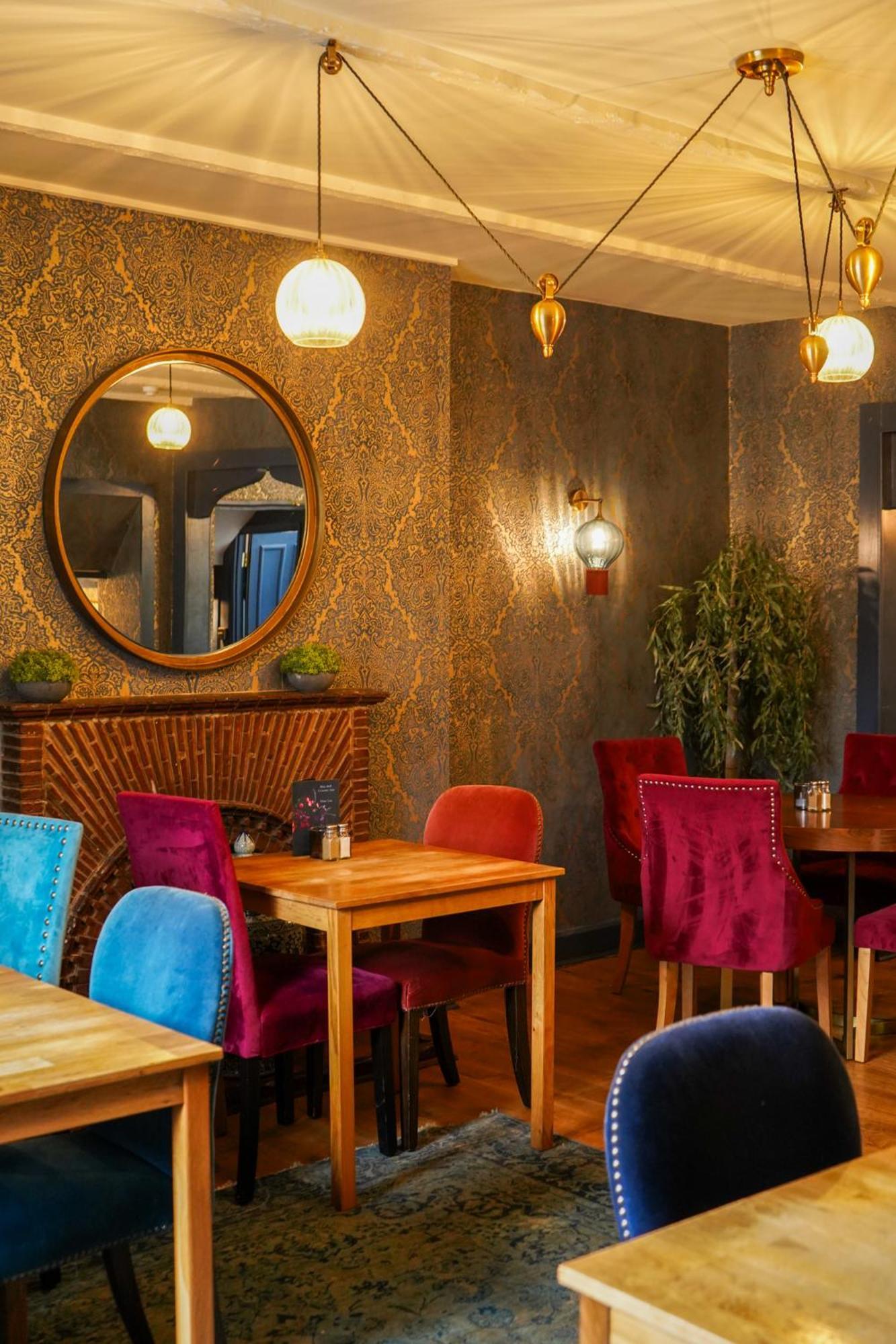 The Bluebell Country Inn, Crickhowell Esterno foto