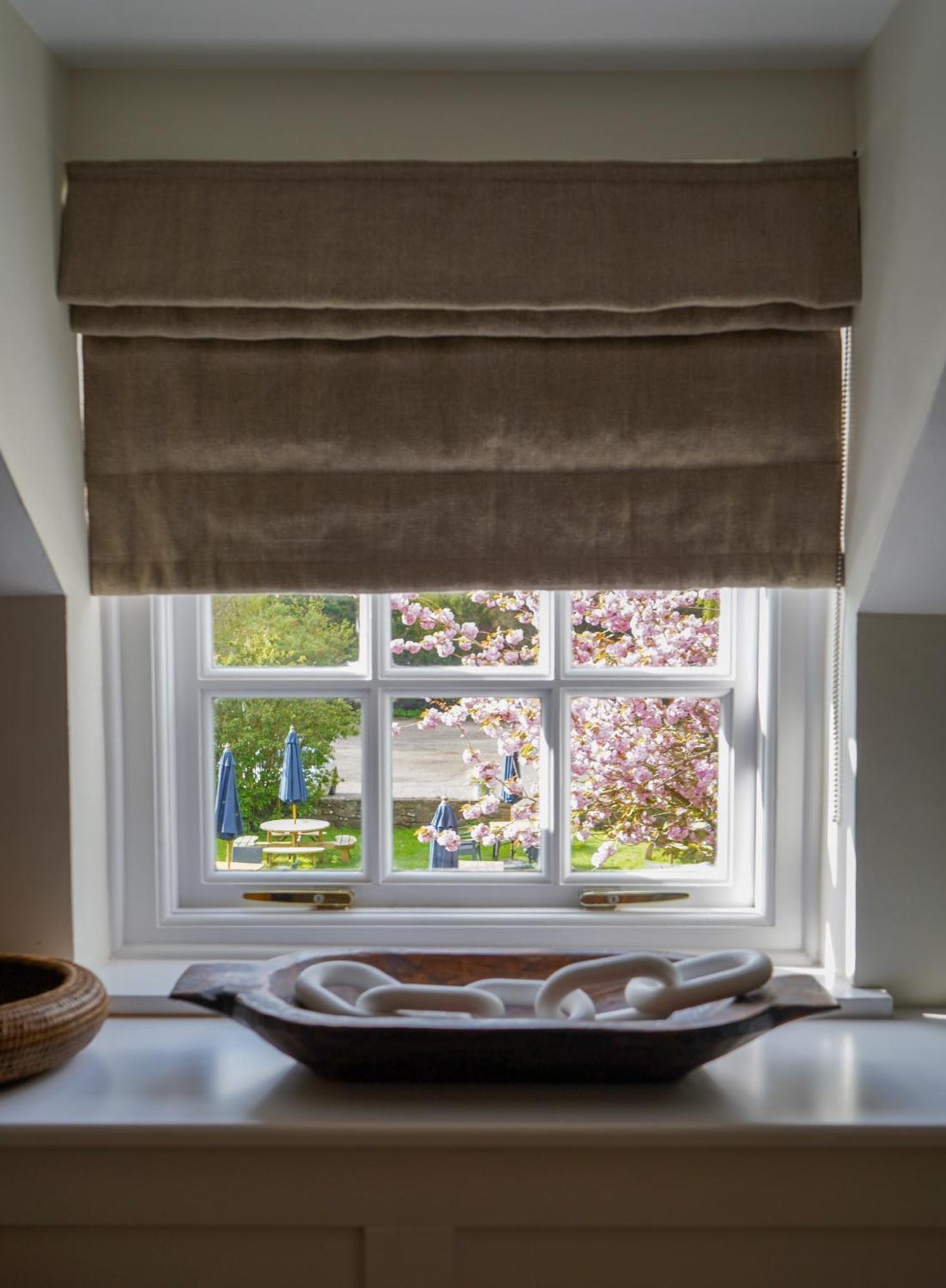 The Bluebell Country Inn, Crickhowell Esterno foto