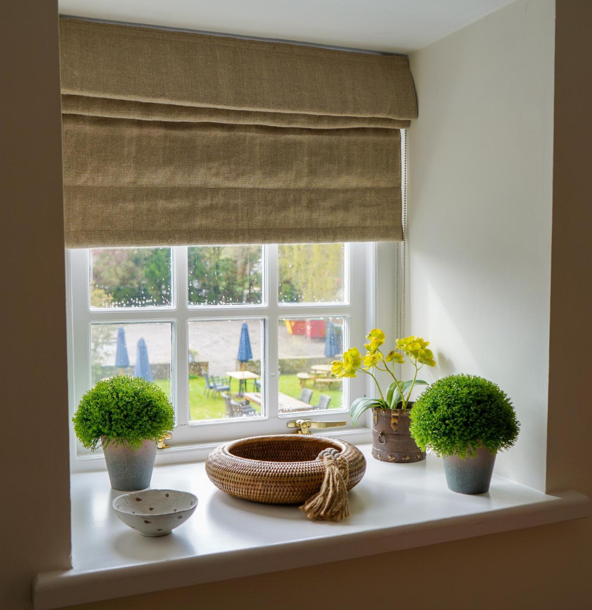 The Bluebell Country Inn, Crickhowell Esterno foto