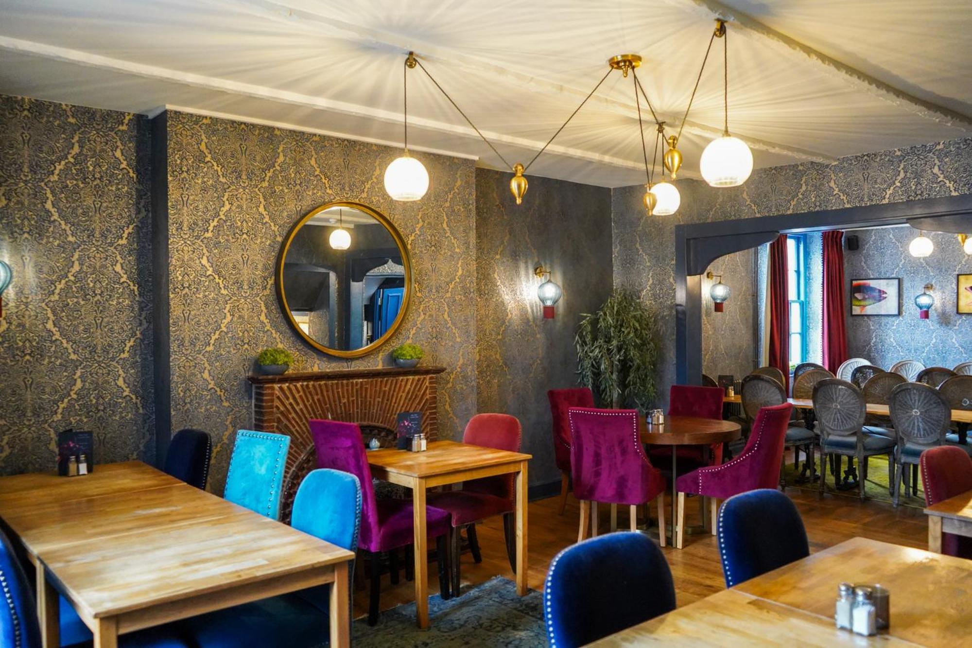 The Bluebell Country Inn, Crickhowell Esterno foto